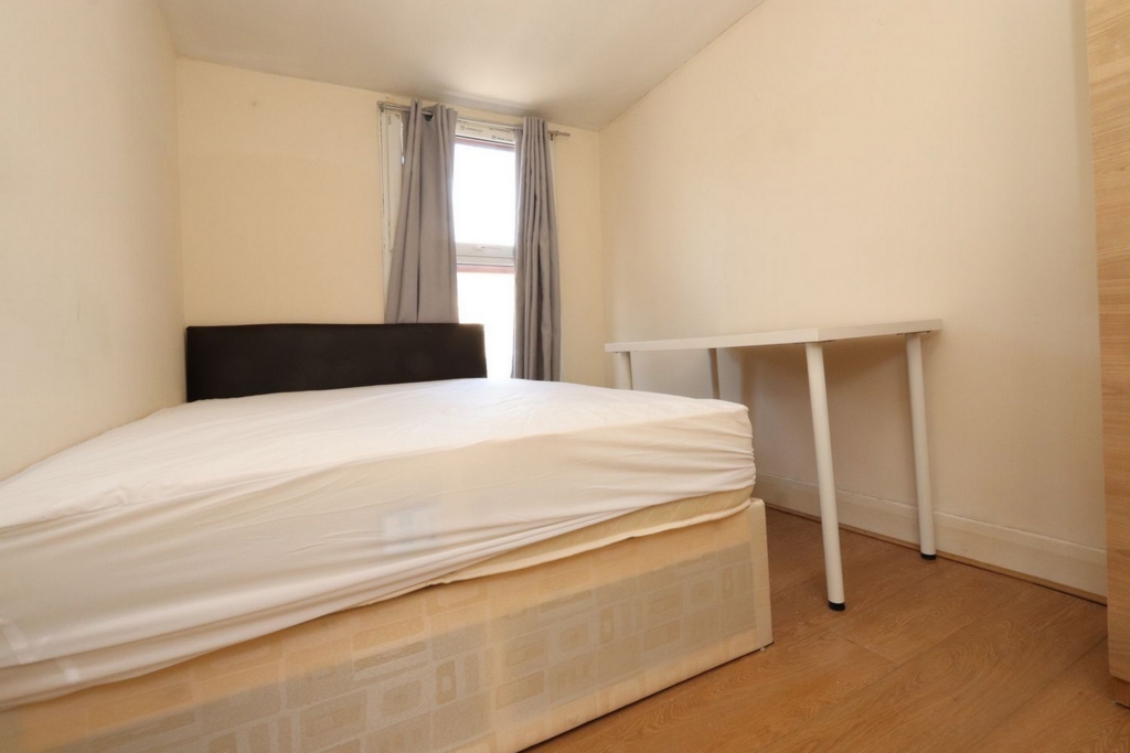 Double room - Single use to rent in Bow, London, E3