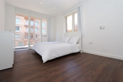 5 Bedroom Double Room to rent in Samuel Building, 9 Frobisher Yard, London City Airport,Gallions Reach, London, E16