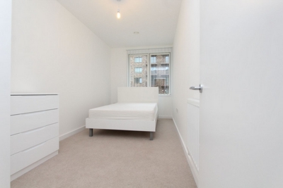 Double room - Single use to rent in Samuel Building, 9 Frobisher Yard, London City Airport,Gallions Reach, London, E16