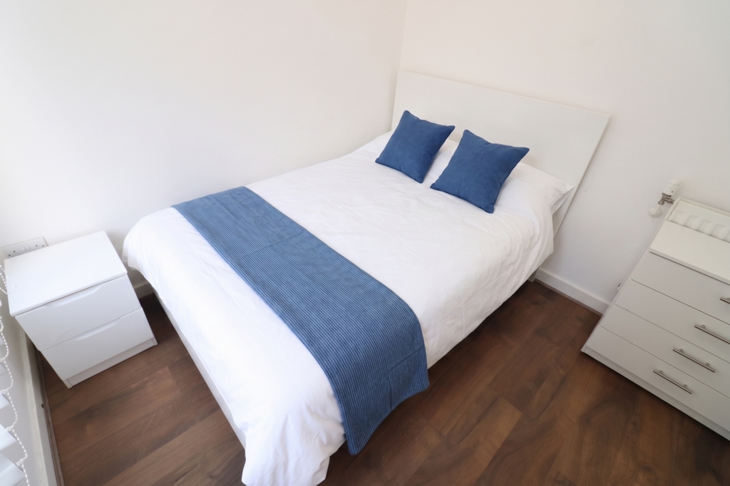 Double room - Single use to rent in London City Airport,Gallions Reach, London, E16