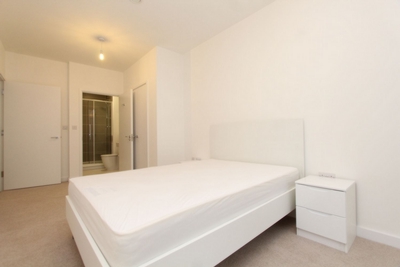 Ensuite Double Room to rent in Samuel Building,48 Shackleton Way, London City Airport,Gallions Reach, London, E16