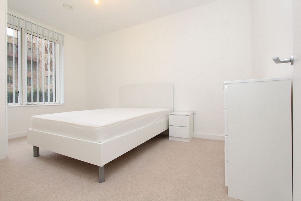 Double room - Single use to rent in London City Airport,Gallions Reach, London, E16