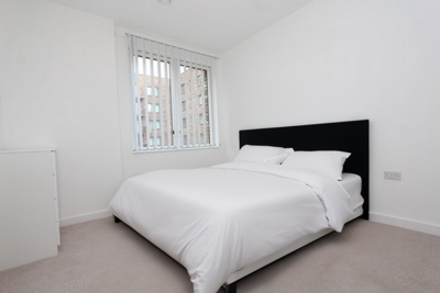 Ensuite Double Room to rent in Samuel Building, 9 Frobisher Yard, London City Airport,Gallions Reach, London, E16