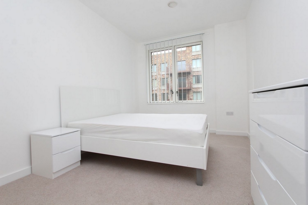 Double room - Single use to rent in London City Airport,Gallions Reach, London, E16