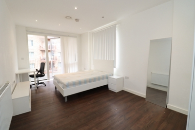 Double Room to rent in Samuel Building, 9 Frobisher Yard, London City Airport,Gallions Reach, London, E16
