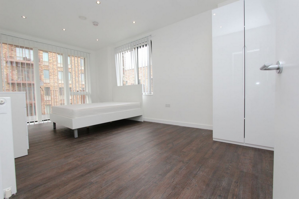 Double Room to rent in London City Airport,Gallions Reach, London, E16