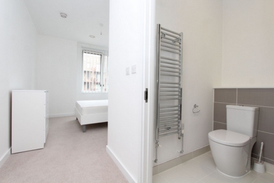 Ensuite Single Room to rent in Samuel Building, 9 Frobisher Yard, London City Airport,Gallions Reach, London, E16