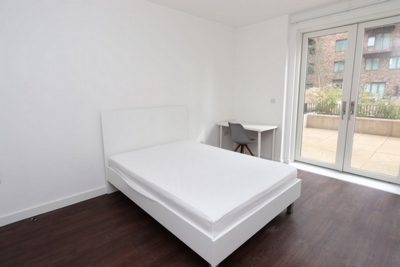 Double Room to rent in Frobisher Yard, London City Airport,Gallions Reach, London, E16