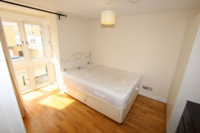 Double room - Single use to rent in Jamestown Way, East India, London, E14