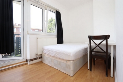 Double room - Single use to rent in Stapleton House. Ellsworth Street, Bethnal Green, London, E2