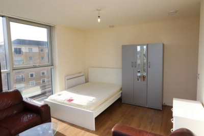 Double Room to rent in Switch House, 4 Blackwall Way, East India, London, E14