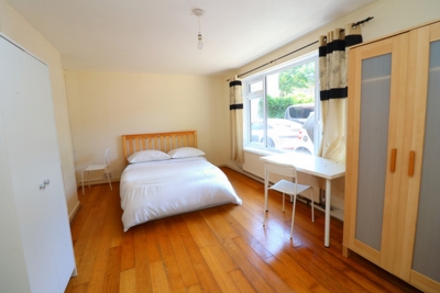 Double Room to rent in 32 Fairfield Road, Bow, London, E3