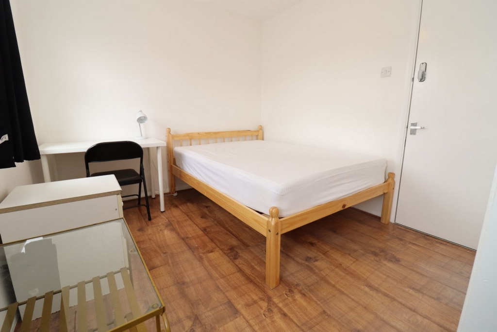 Double room - Single use to rent in Poplar, London, E14