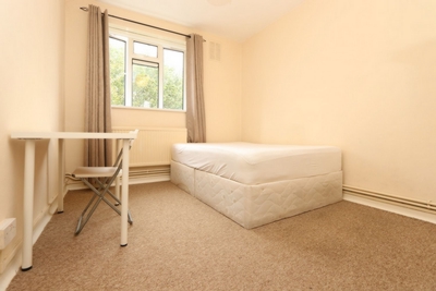 Double room - Single use to rent in Sussex Close, Sussex Way, Finsbury Park, London, N19