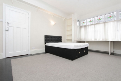 Double room - Single use to rent in Caledonian Road, Holloway, London, N7