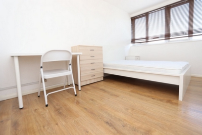 Double room - Single use to rent in Clovelly Way, Shadwell, London, E1