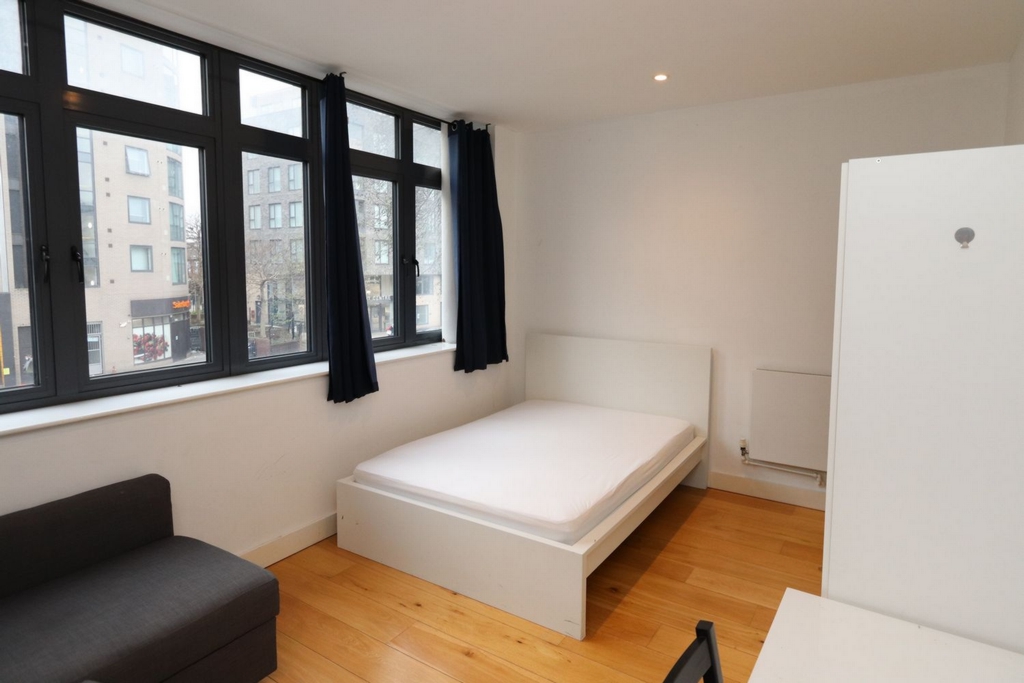 Double room - Single use to rent in Holloway Road, London, N7