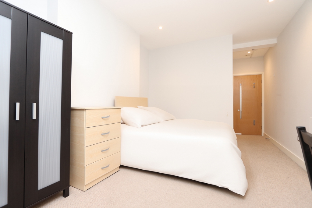 Double room - Single use to rent in Holloway Road, London, N7
