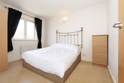Double room - Single use to rent in Old Bellgate Place, Crossharbour,Canary Wharf, London, E14