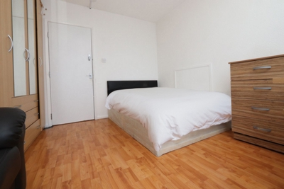 Double Room to rent in Withy House,Globe Road, Stepney Green, London, E1