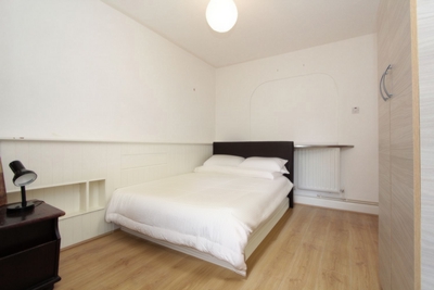 Double room - Single use to rent in Hind Grove, Poplar, London, E14