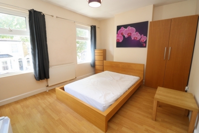 Double room - Single use to rent in Benson Avenue, Upton Park, London, E6