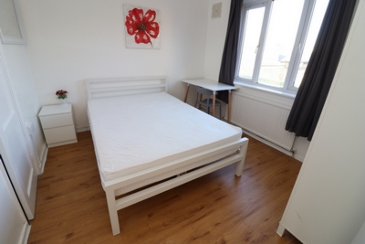 5 Bedroom Double room - Single use to rent in Grundy Street, Poplar, London, E14