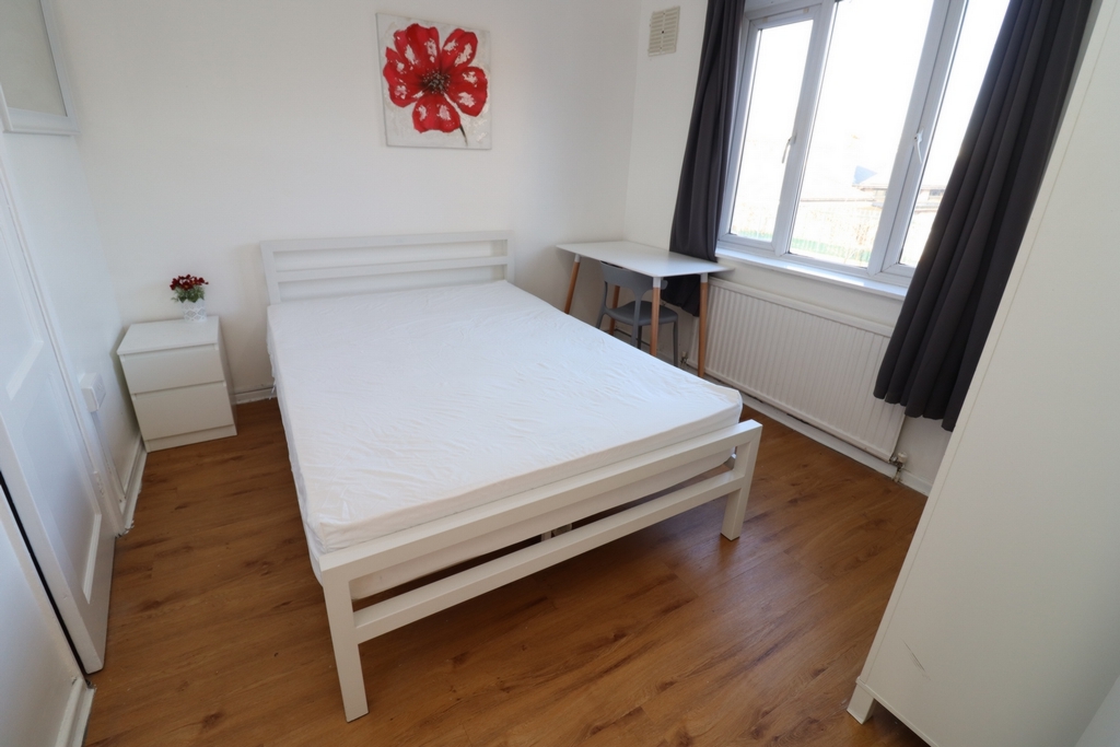 5 Bedroom Double room - Single use to rent in Poplar, London, E14