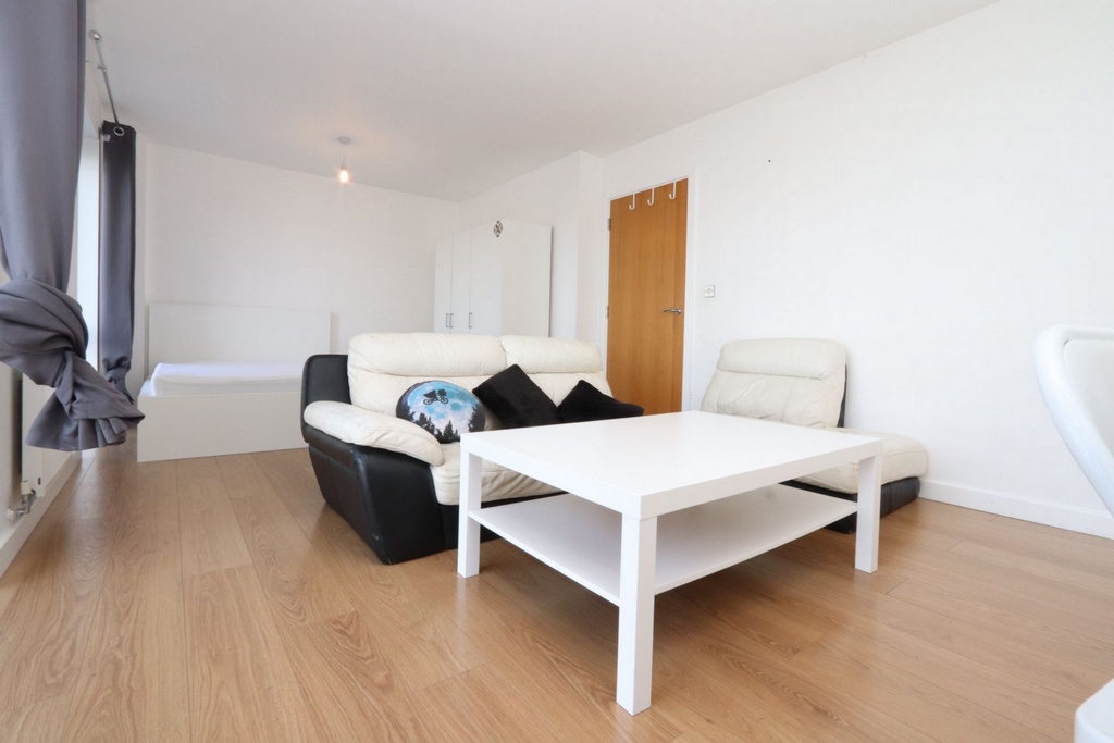 Double Room to rent in North Greenwich, London, SE10