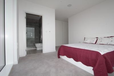 Ensuite Double Room to rent in Kingly Building,18 Woodberry Down, Manor House, London, N4