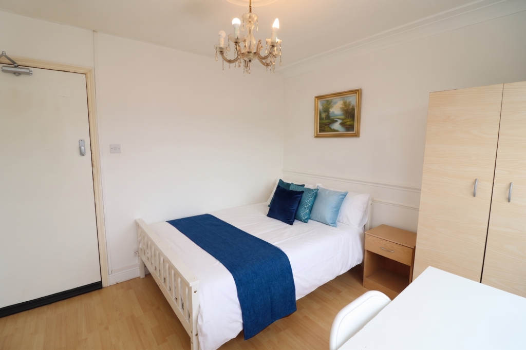 Double room - Single use to rent in Bromley-By-Bow, London, E3