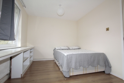 Double room - Single use to rent in Lipton Road, Limehouse, London, E1