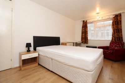 Double room - Single use to rent in Chargeable Lane, West Ham,Canning Town, London, E13