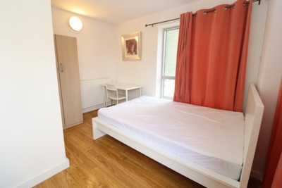 Double room - Single use to rent in Holly Court,John Harrison Way, Greenwich, London, SE10