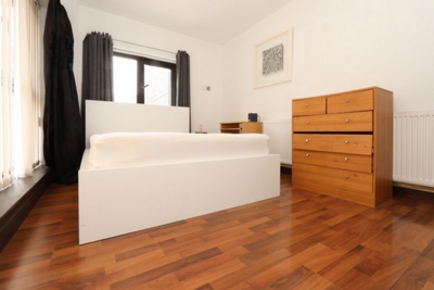 Double room - Single use to rent in Tara House,4 Deptford Ferry Road, Mudchute, London, E14