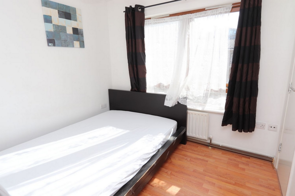 Ensuite Single Room to rent in Langdon Park, London, E14