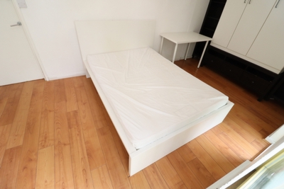 Double Room to rent in Farnsworth Court,West Parkside, Greenwich, London, SE10