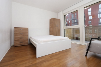 Double room - Single use to rent in Nyland Court,Naomi Street, Canada Water,Surrey Quays, London, SE8