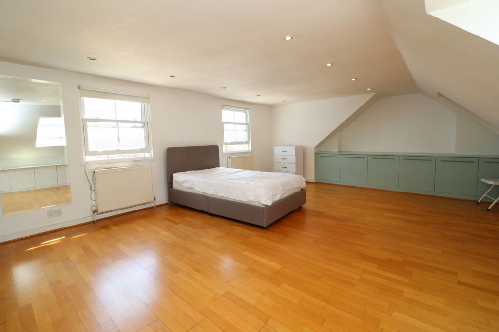 Ensuite Double Room to rent in Shepherd's Bush, London, W12