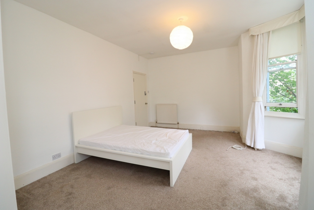 Double room - Single use to rent in Shepherd's Bush, London, W12