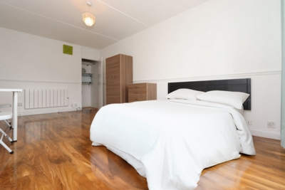 Double Room to rent in Gaydon House,Bourne Terrace, Royal Oak, London, W2