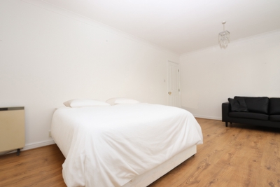 Double Room to rent in Lock Keepers Heights,117 Brunswick Quay, Surrey Quays, London, SE16