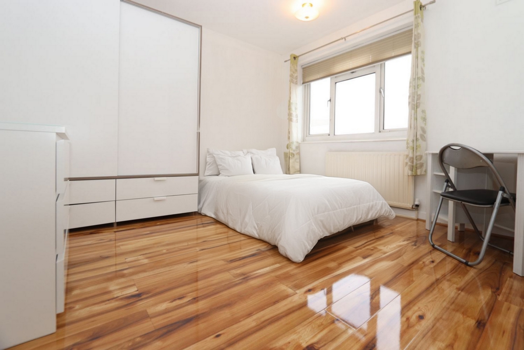 Double room - Single use to rent in Mile End, London, E3