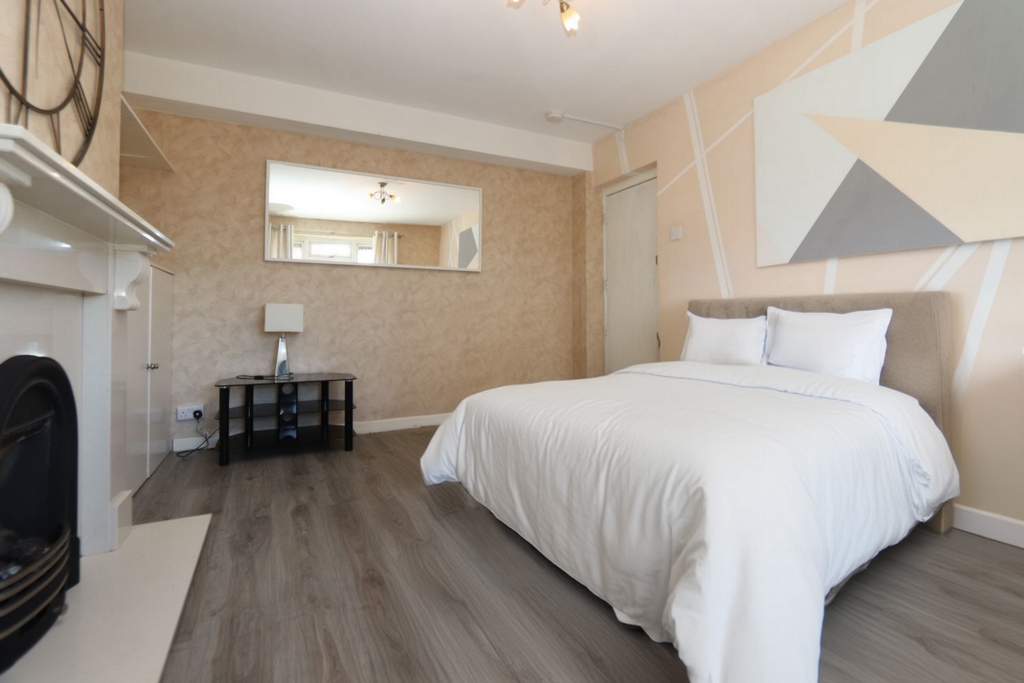 Double room - Single use to rent in Mile End, London, E3