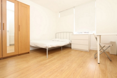 Ensuite Double Room to rent in 14-18 Springfield Lane, Kilburn Park, London, NW6