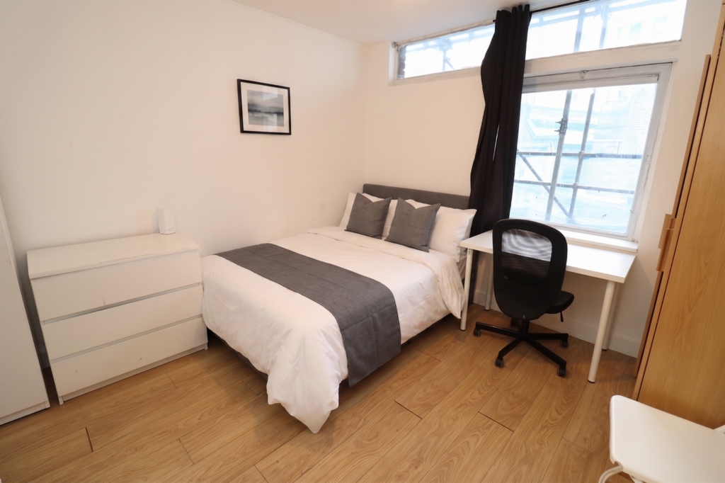 Ensuite Double Room to rent in Kilburn Park, London, NW6