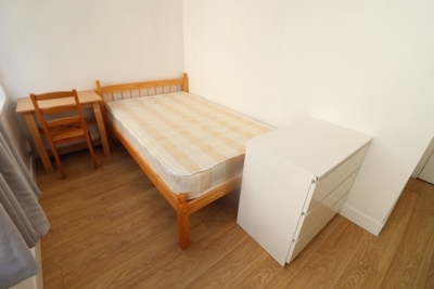 Double room - Single use to rent in 14-18 Springfield Lane, Kilburn Park, London, NW6