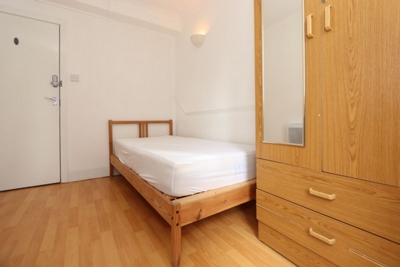 Double room - Single use to rent in Harold House, Mace Street, Bethnal Green, London, E2