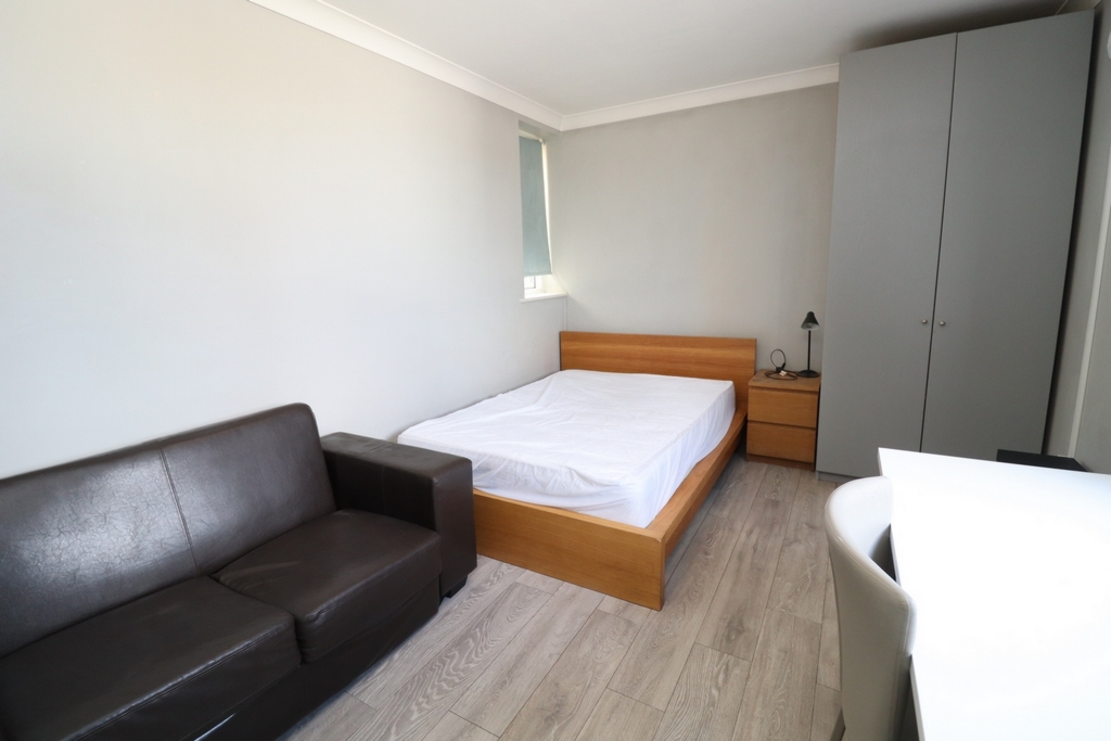 Double room - Single use to rent in Blackwall,Canary Wharf, London, E14