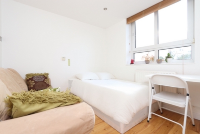 Double room - Single use to rent in Linnell House, Boundary Road, South Hampstead, London, NW8